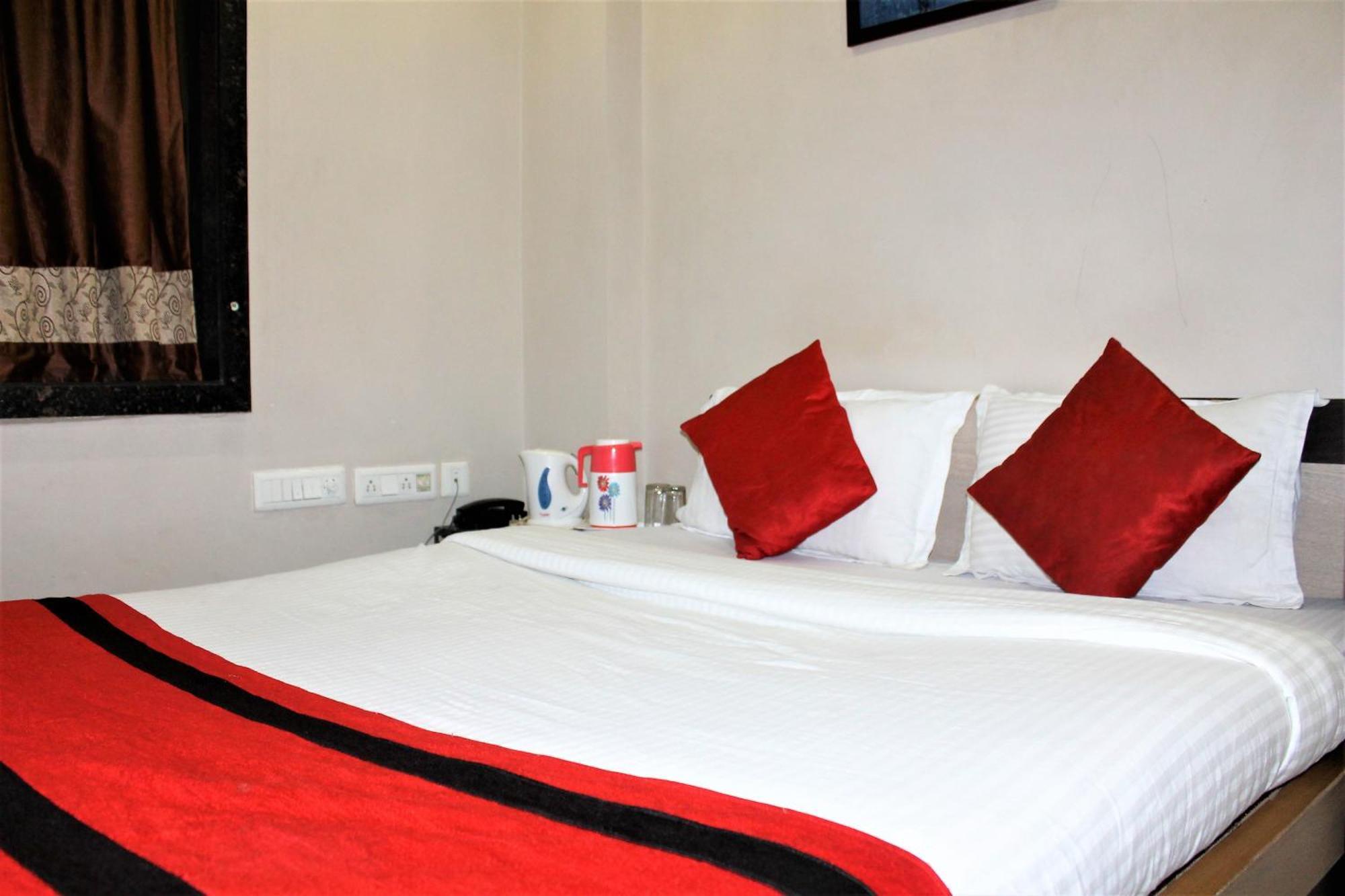 Reliable Inn Калькутта Экстерьер фото