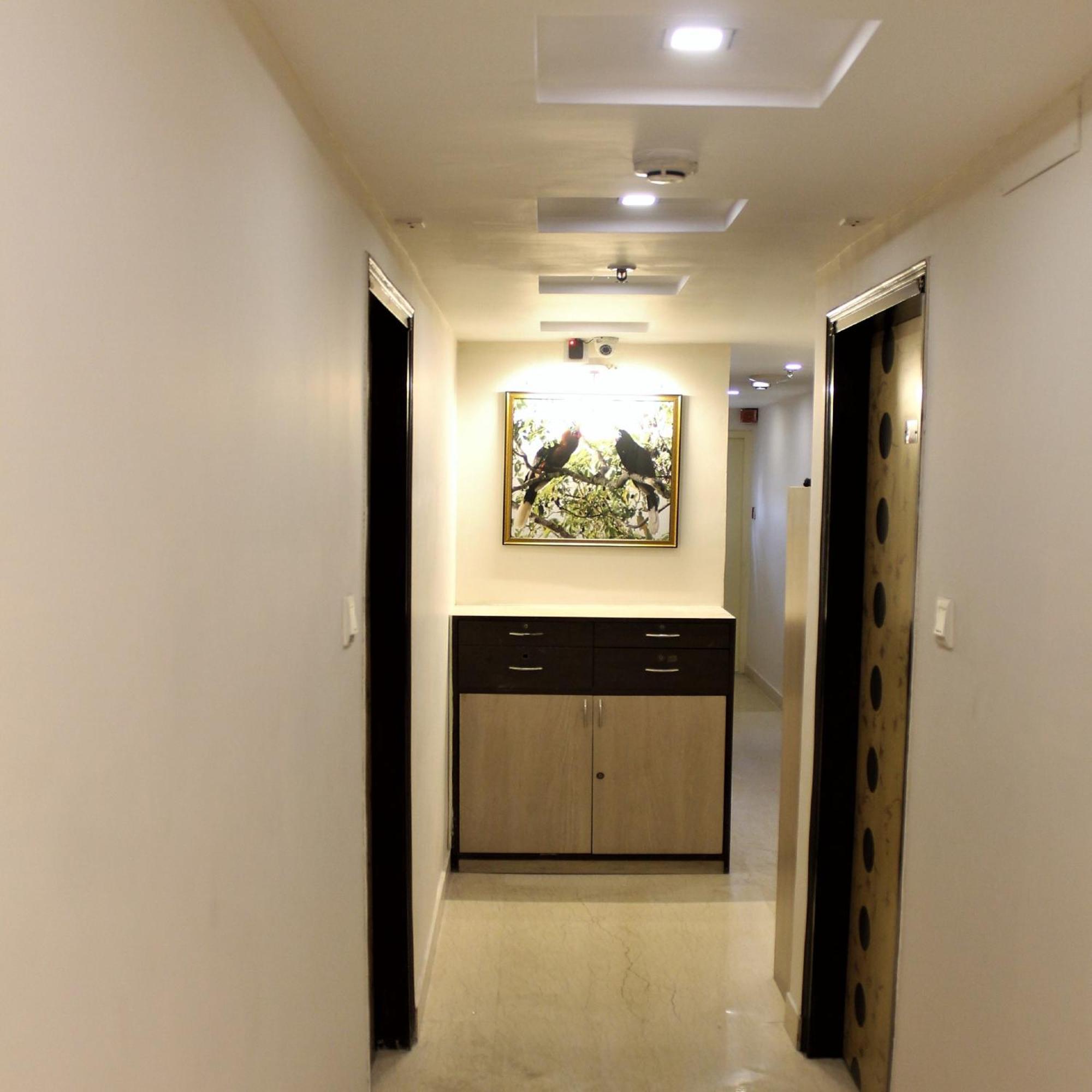 Reliable Inn Калькутта Экстерьер фото