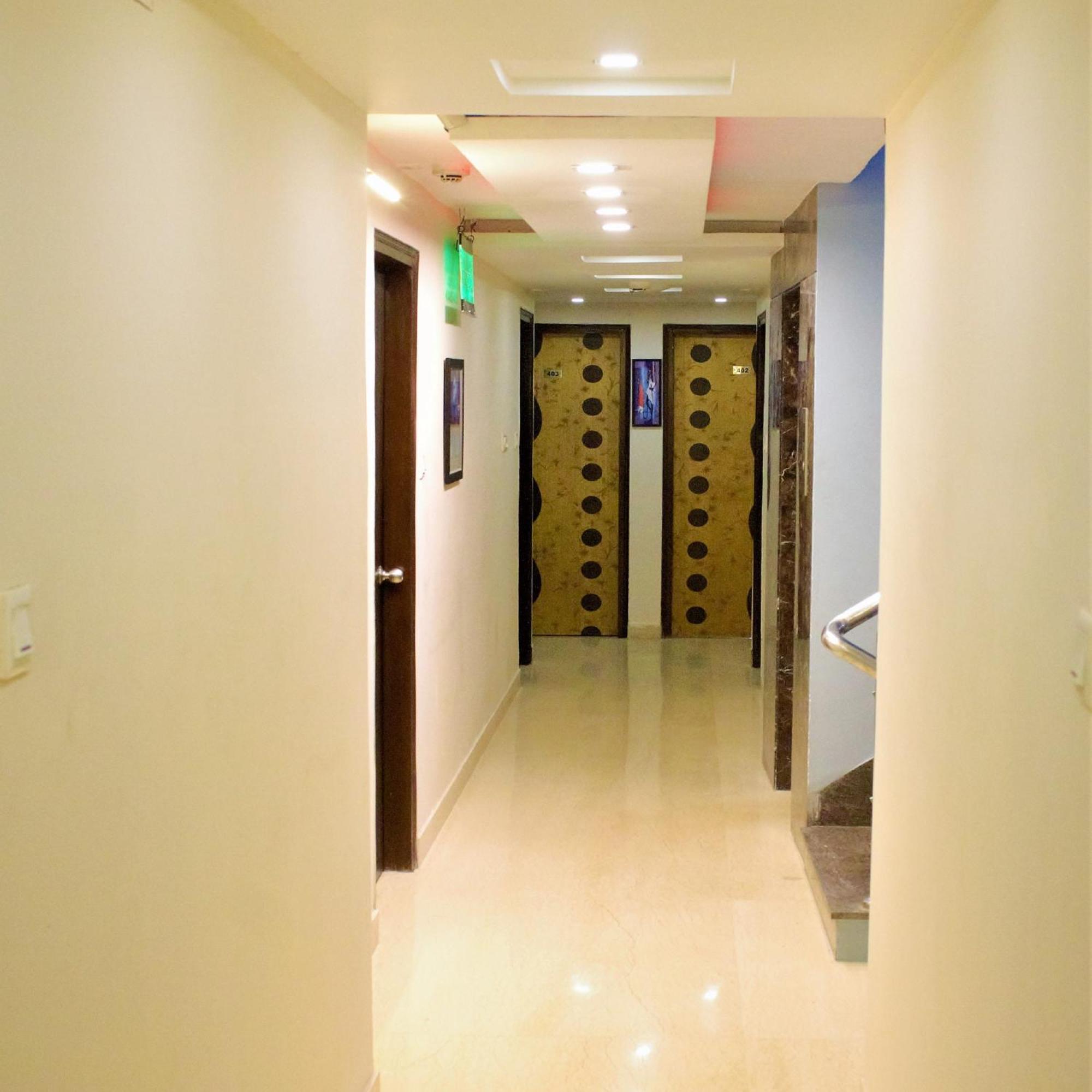 Reliable Inn Калькутта Экстерьер фото
